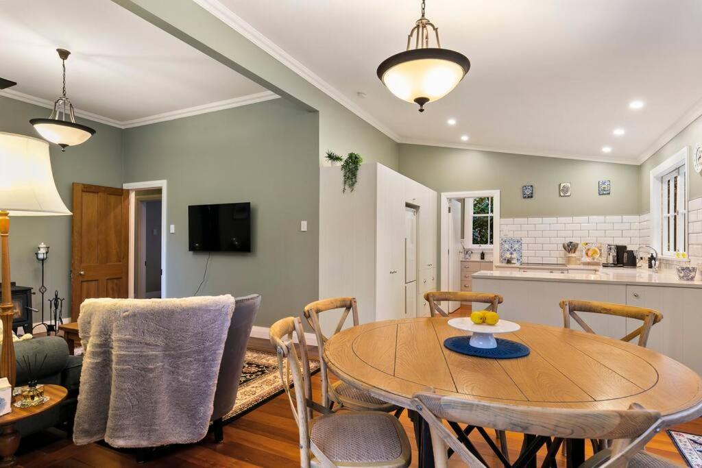 Historic Charm In Greytown - Cosy Kowhai Cottage Exterior foto
